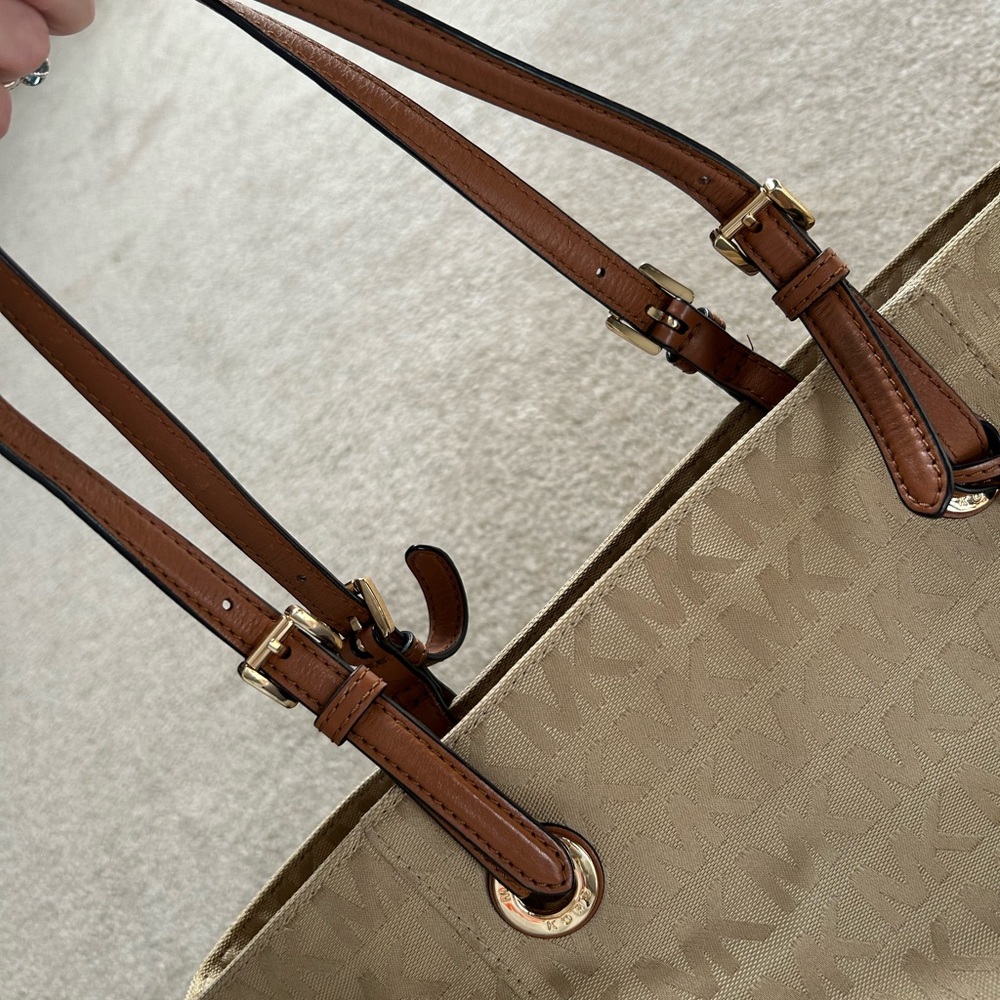 Michael Kors bag - Picture 8 of 8